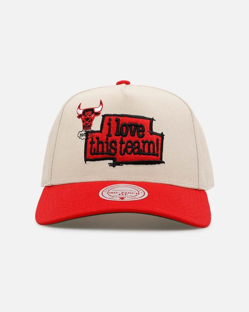 Mitchell & Ness Chicago Bulls 'Love' Pro Pinch Snapback OTC