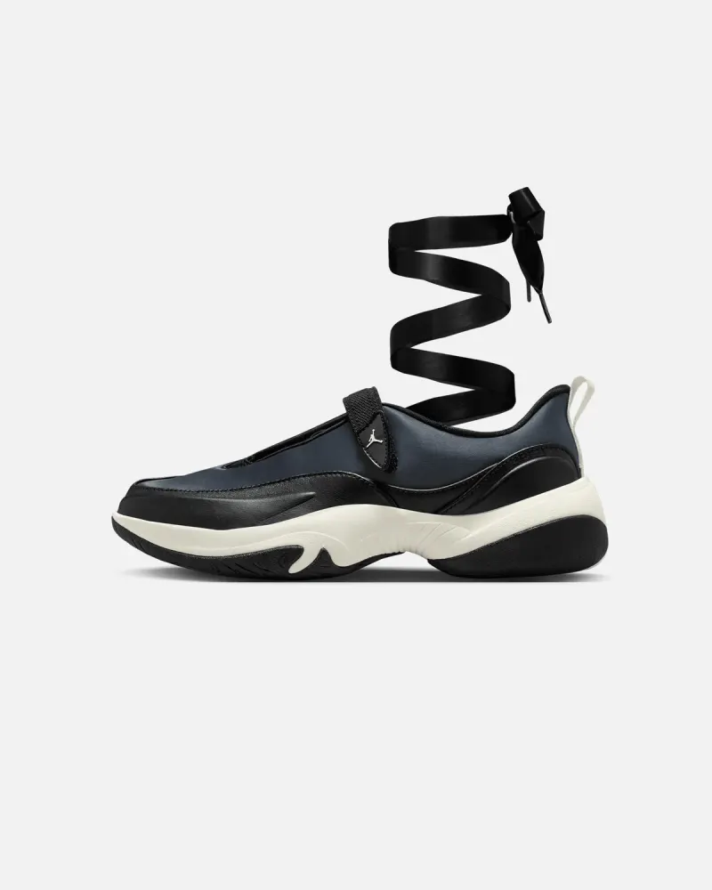 Jordan Women's Pointe Black/Sail