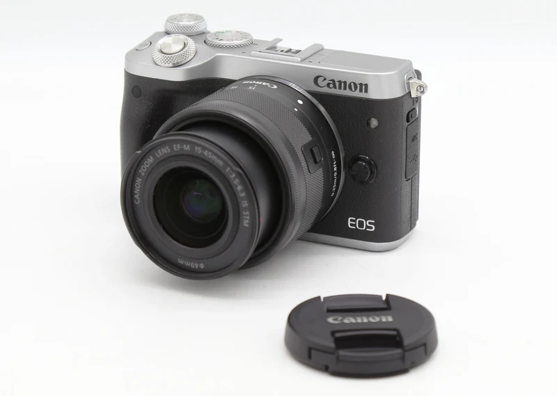 Used Canon EOS M6 w. 15-45mm S/N - 455051000650