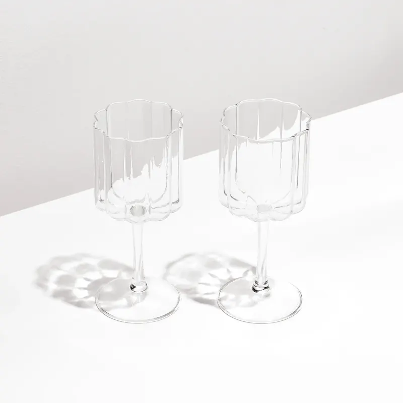 WAVE WINE GLASSES - CLEAR