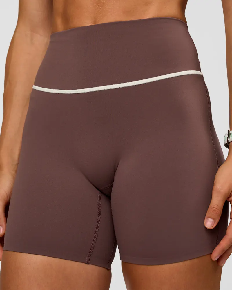 Pinnacle High-Rise 6" Short - Cocoa Powder-Off White