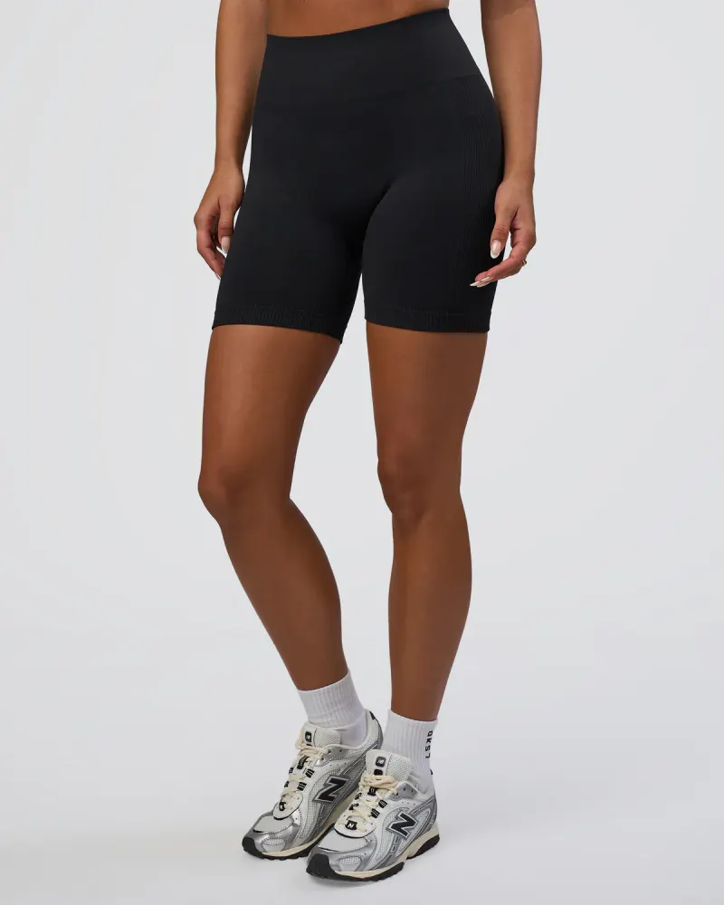 Surge Seamless High-Rise 6" Short - Black