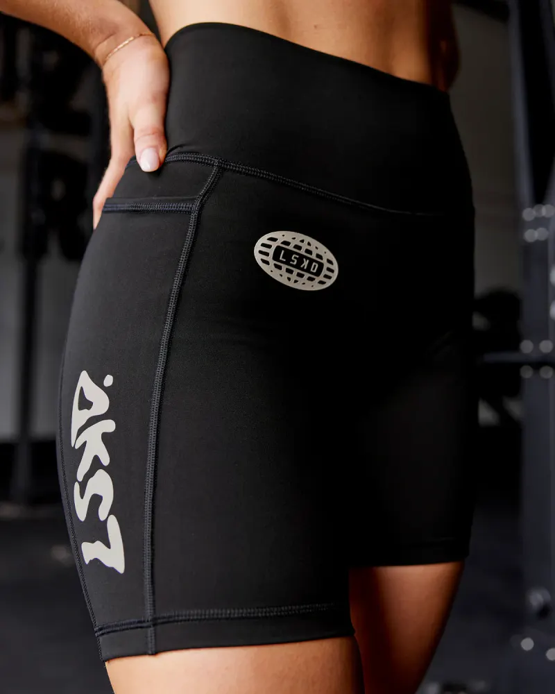 Fusion Hype Graphic Ultra High-Rise 6" Short Pockets - Black-Alloy