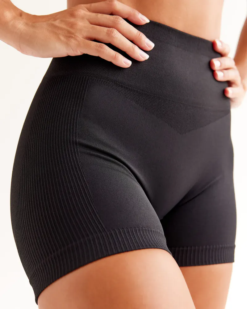Surge Seamless High-Rise 4" Short - Black
