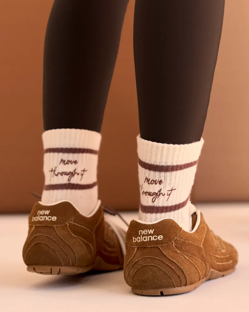 CF Move Through Quarter Socks - Ivory-Hot Chocolate