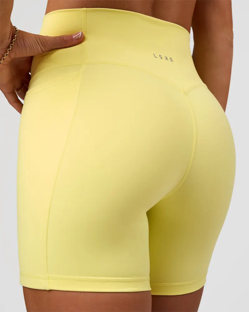 Fusion V-Contour Ultra High-Rise 6" Short Pockets - Yellow Fizz
