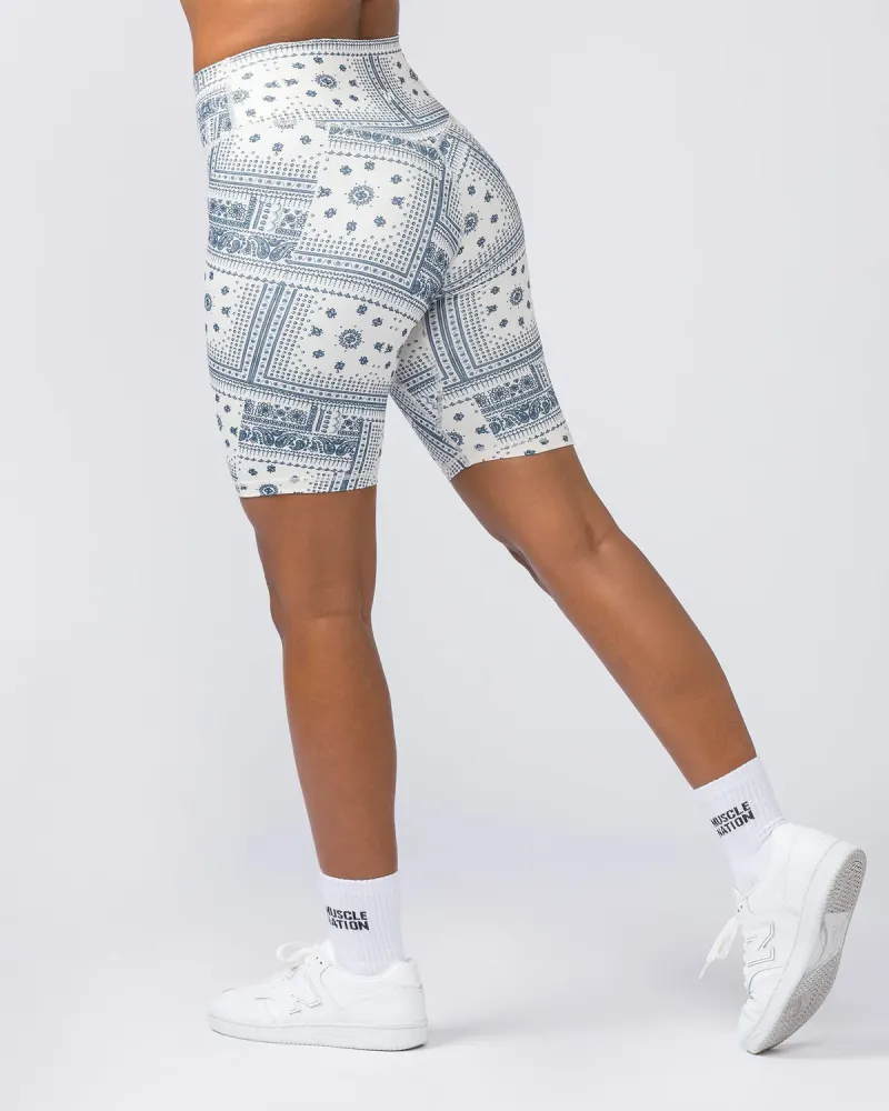 Everyday High Rise Referee Length Shorts - Sahara Paisley Print