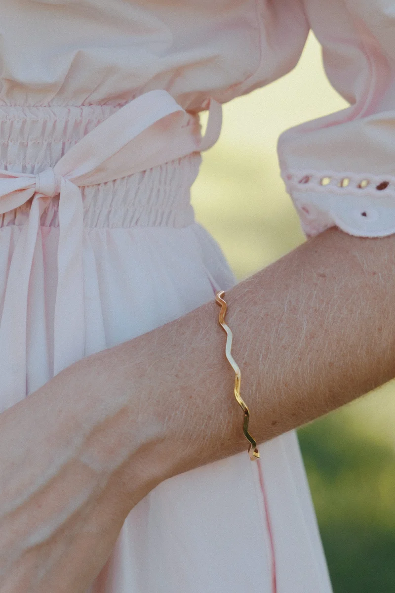 Layla Wave Bangle - Gold