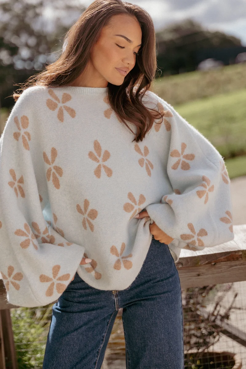 Bella Oversized Daisy Sweater - Light Blue Camel