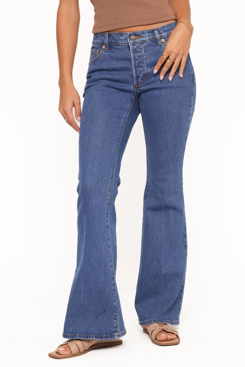 Rollas Downtown Flare Jeans - Canyon Stone