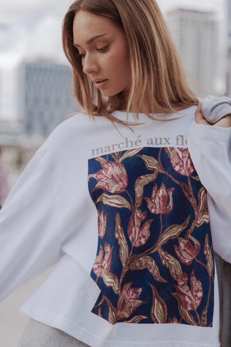 Tulla Graphic Tee - White