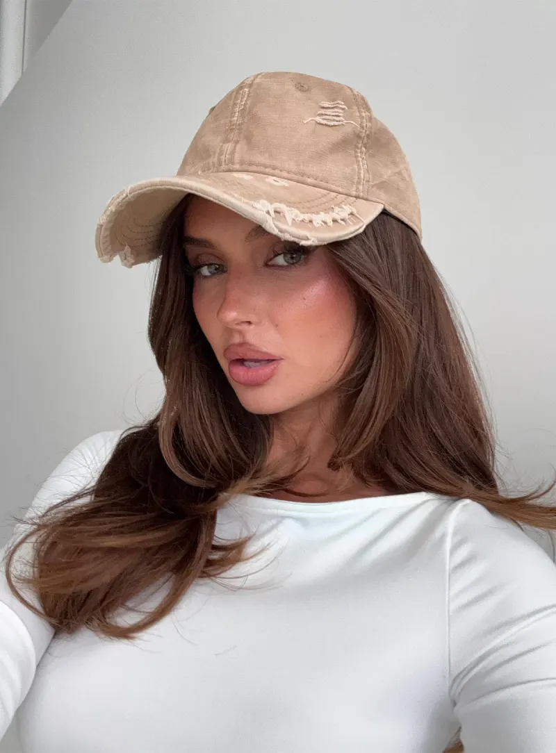 Damonica Distressed Cap Washed Mocha