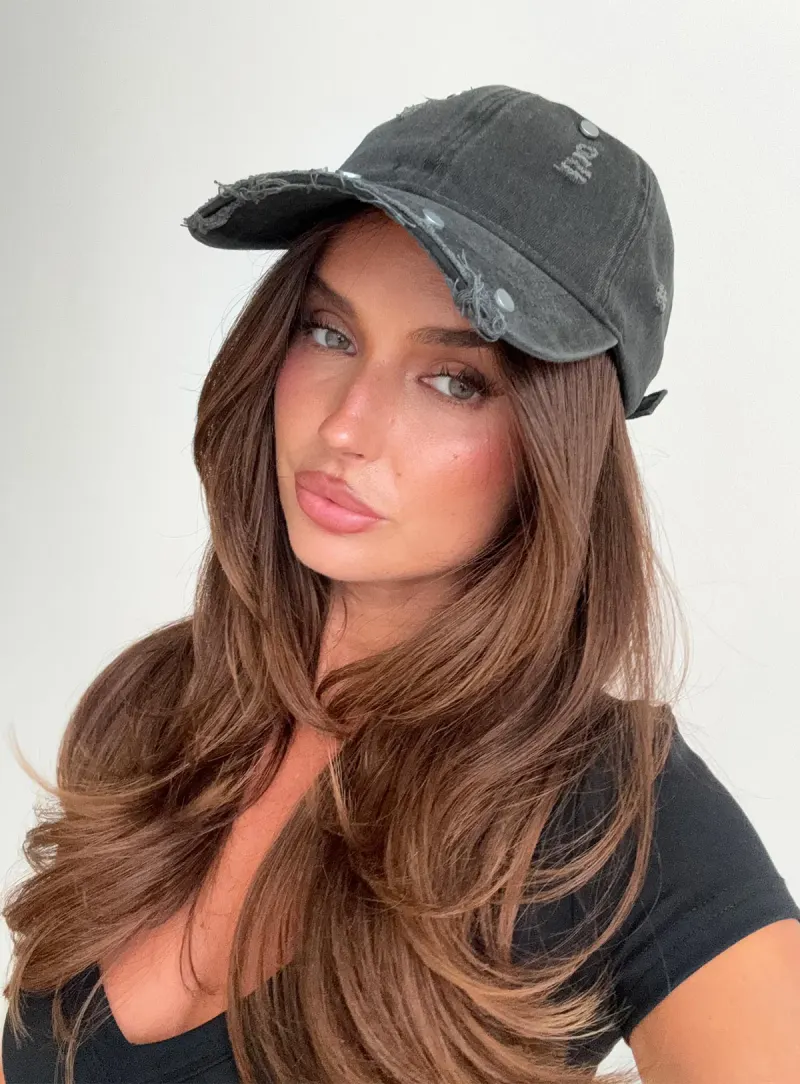 Night Shift Distressed Stud Cap Black