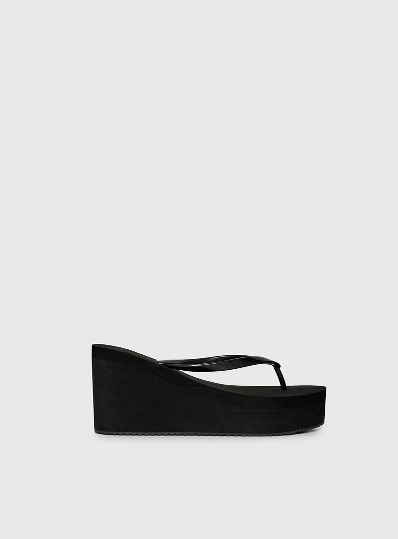 Next Sunday Thong Heel Black