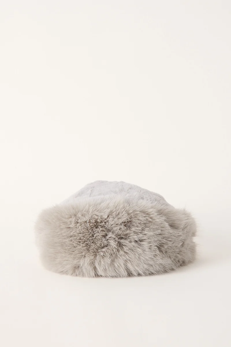 Token Blizzard Faux Fur Hat Light Grey