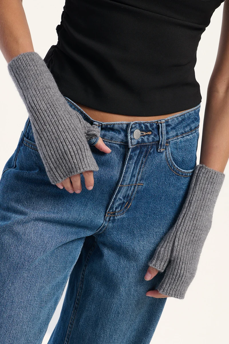 Token Cozy Knit Mittens Grey