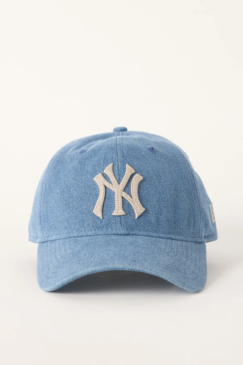 New Era 9Twenty Chainstitch New York Yankees Cap Washed Light Blue Denim