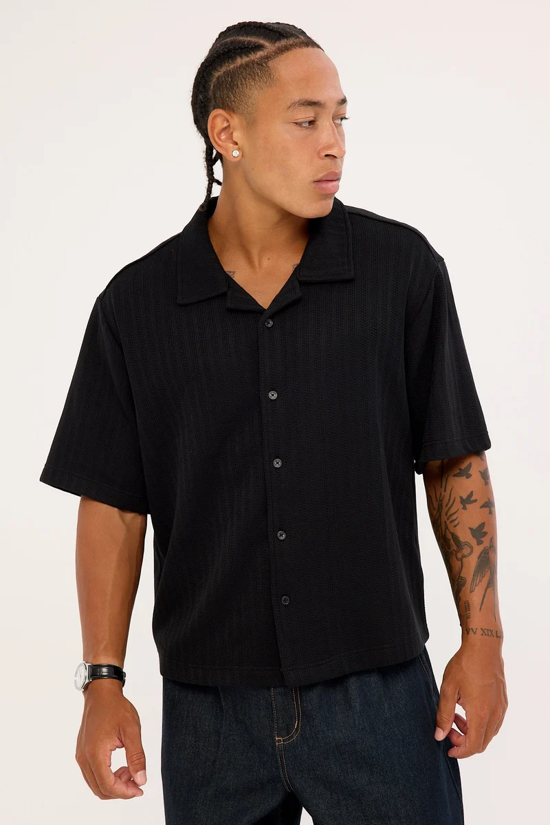 Common Need Artie Boxy Cropped Resort Shirt Black
