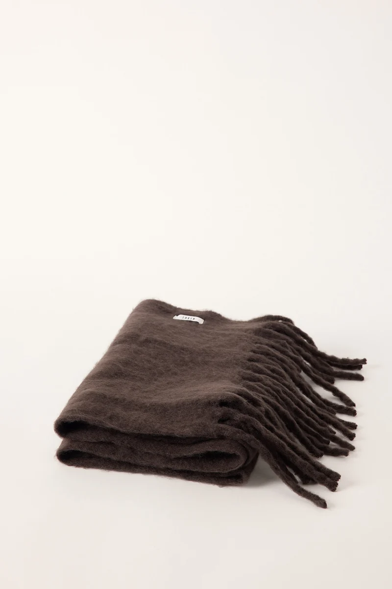 Token Cosy Oversized Knit Scarf Brown
