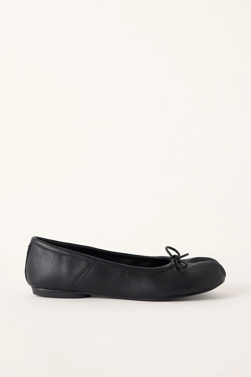Therapy Womens HOSHI TABI BLACK SMOOTH PU