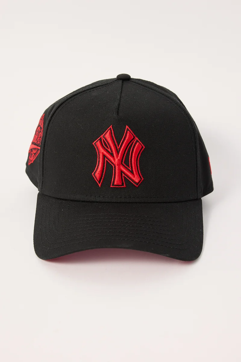 New Era 9Forty A-Frame New York Yankees Cap Black/Scarlet