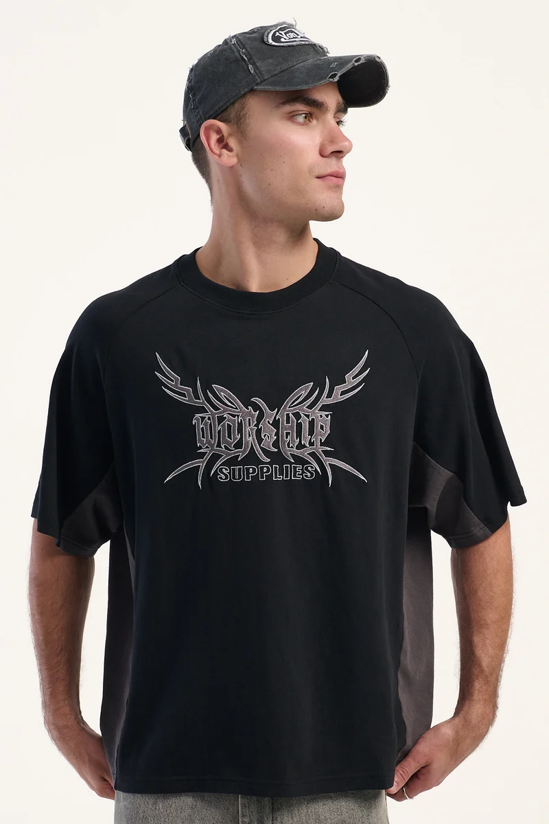 Worship Trudge Box Fit Cropped Raglan Tee Black