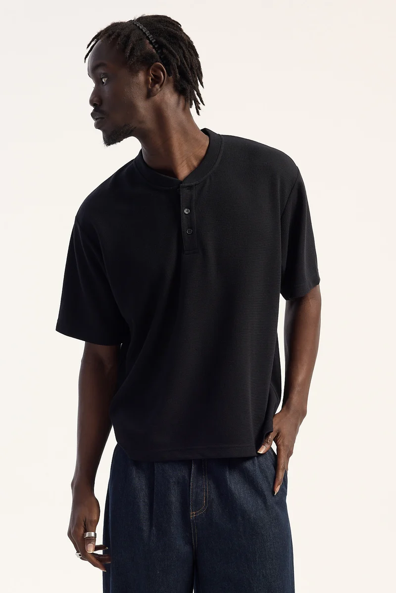 Common Need Raymond Waffle Henley Signature Tee Black