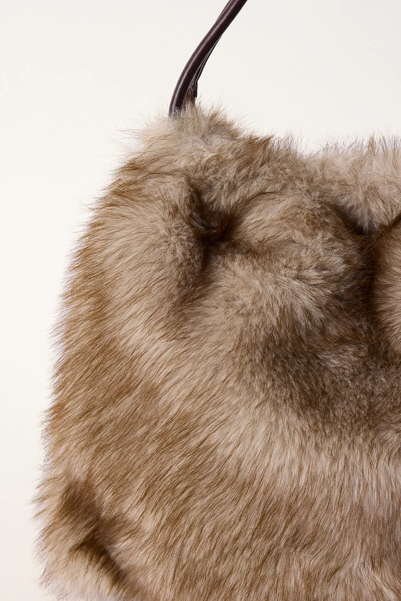 Peta + Jain Fonda Shoulder Bag Brown