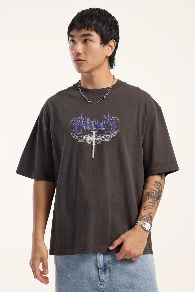 Thrills Into The Void Applique Oversize Box Crop Tee Dark Merch Black