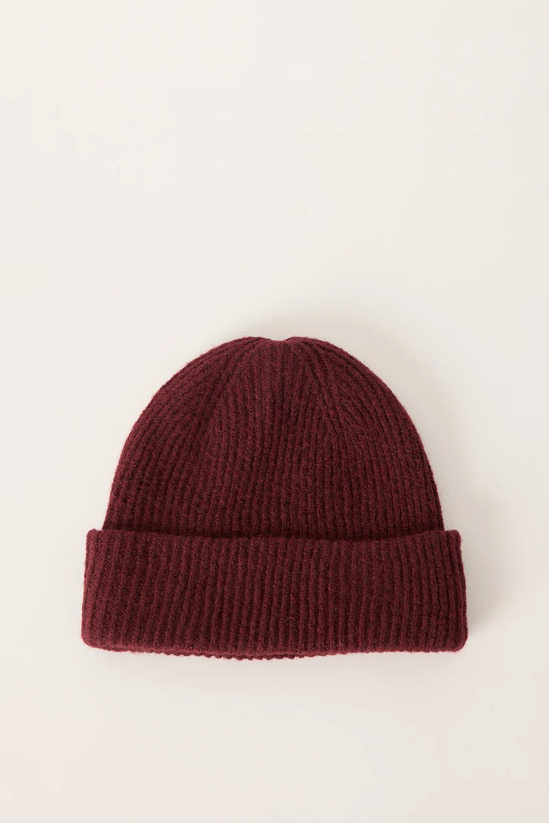 Token Apres Fluffy Knit Beanie Burgundy