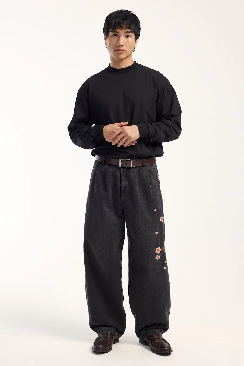 Common Need Sakura Blanco Pleated Jean Ash Black