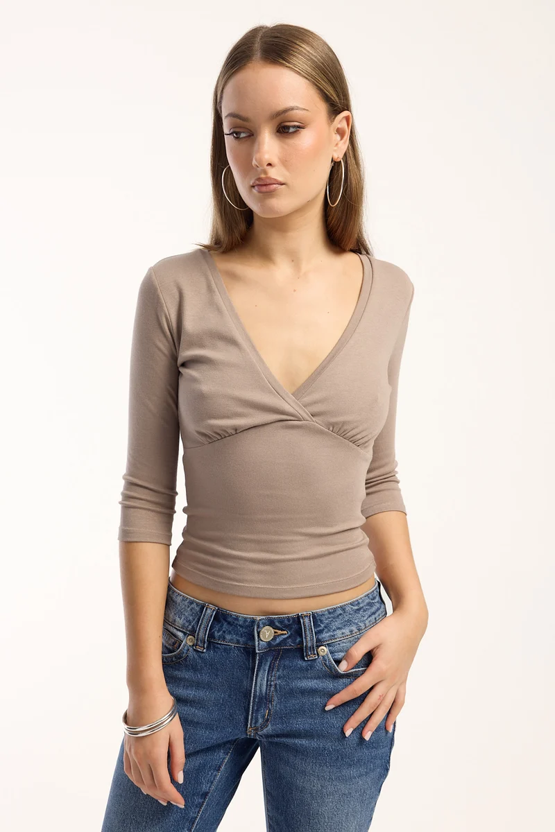 L&t Claudia 3/4 Sleeve V Neck Top Taupe